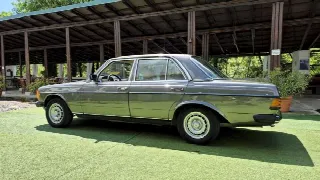 Foto 21 di 72: MERCEDES-BENZ 240 D Berlina W123 - SUMMER PRICE