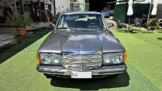 Foto 20 di 72: MERCEDES-BENZ 240 D Berlina W123 - SUMMER PRICE