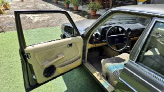 Foto 31 di 72: MERCEDES-BENZ 240 D Berlina W123 - SUMMER PRICE