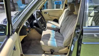 Foto 30 di 72: MERCEDES-BENZ 240 D Berlina W123 - SUMMER PRICE