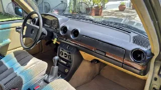 Foto 46 di 72: MERCEDES-BENZ 240 D Berlina W123 - SUMMER PRICE