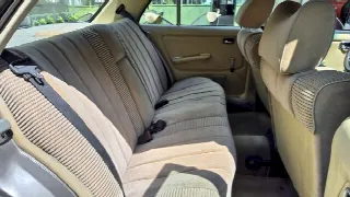 Foto 60 di 72: MERCEDES-BENZ 240 D Berlina W123 - SUMMER PRICE