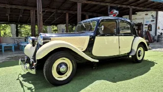 Foto 5 di 65: CITROEN Traction Avant 11 BL - SUMMER PRICE