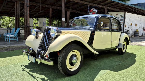CITROEN Traction Avant 11 BL - SUMMER PRICE