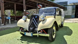 Foto 11 di 65: CITROEN Traction Avant 11 BL - SUMMER PRICE