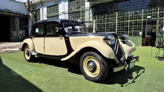Foto 8 di 65: CITROEN Traction Avant 11 BL - SUMMER PRICE