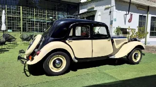 Foto 12 di 65: CITROEN Traction Avant 11 BL - SUMMER PRICE