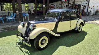 Foto 17 di 65: CITROEN Traction Avant 11 BL - SUMMER PRICE