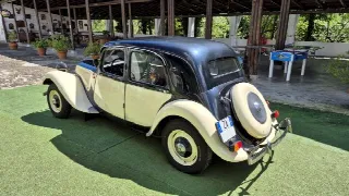 Foto 27 di 65: CITROEN Traction Avant 11 BL - SUMMER PRICE