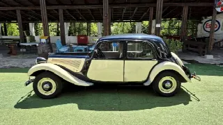 Foto 23 di 65: CITROEN Traction Avant 11 BL - SUMMER PRICE