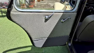 Foto 41 di 65: CITROEN Traction Avant 11 BL - SUMMER PRICE