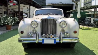 Foto 10 di 74: JAGUAR MkIX Saloon MK 9 - SUMMER PRICE 