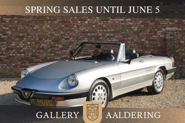 Alfa Romeo Spider 2.0 QV "29.400 kilometers" Low kilometers example, In original and well maintained condition, Executed in "grigio argento con rivestimenti in pelle grigia e cuciture rosse", Histor