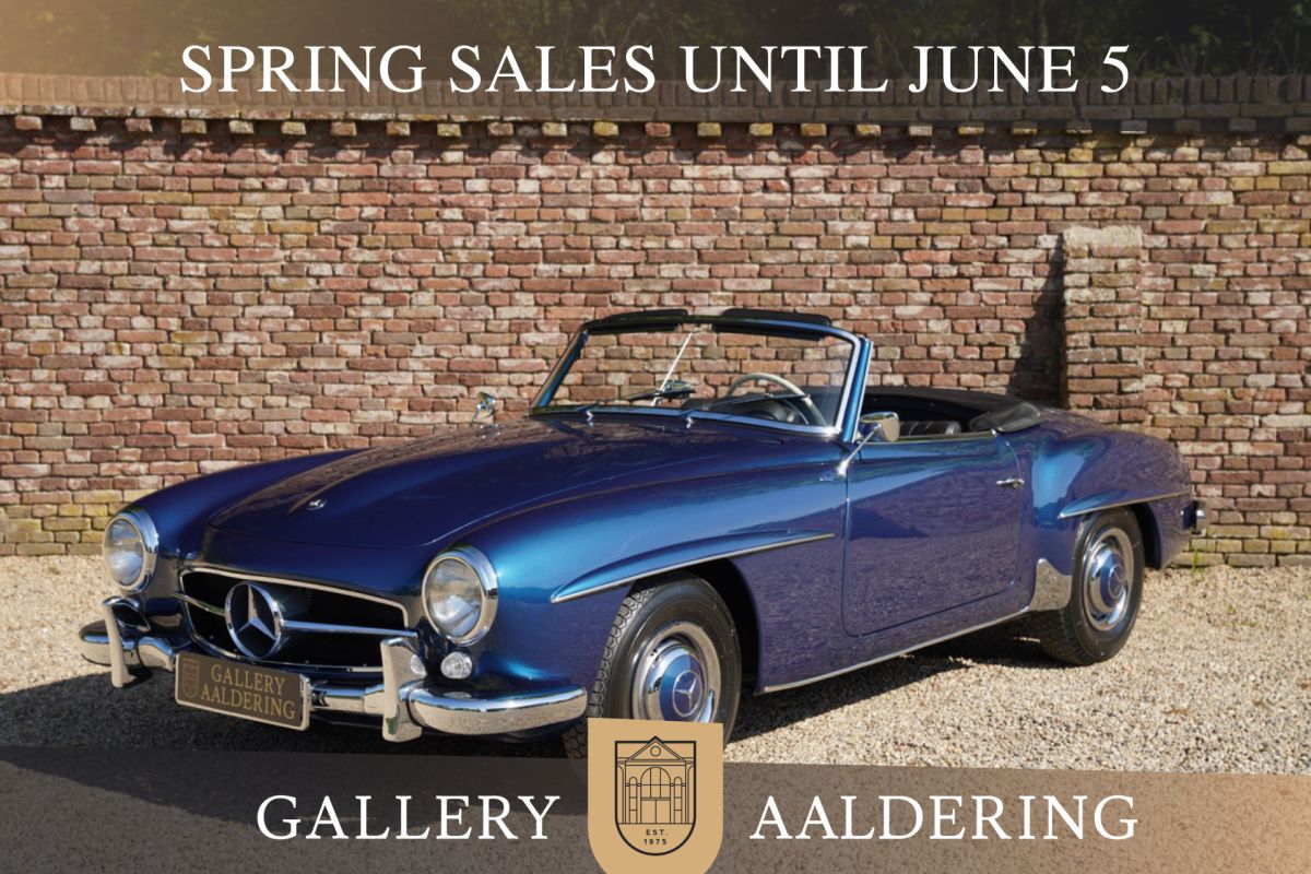 Mercedes-Benz 190 SL "Bare metal restoration" Expertly and documented "Bare metal" restoration, Work of revision and rebuilding recorded in photo, Finished in "Magnetite Blue" met black leather upho