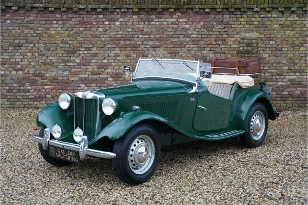 MG TD Sympathetic restoration from some years ago, Reliable british classic car for enjoyable use, Classic color scheme of Woodland Green over Tan, Authentic detailing - in accordance with manufactu