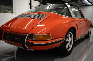 Foto 2 di 4: PORSCHE 911(1963-1973) 2.2 E Targa   