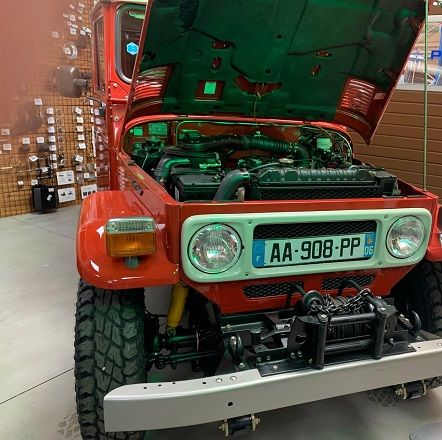 TOYOTA Land Cruiser BJ 42    