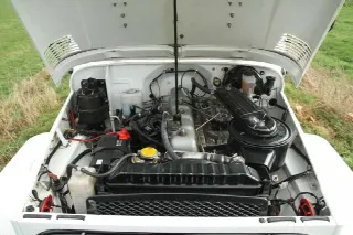Foto 3 di 5: TOYOTA Land Cruiser FJ40  