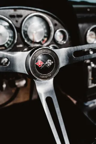 Foto 2 di 8: CHEVROLET Corvette C2  