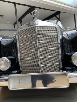 Foto 2 di 7: MERCEDES-BENZ 220 S 