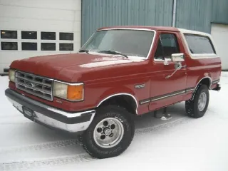 Foto 3 di 5: FORD Bronco XLT 4x4 5.0 V8   