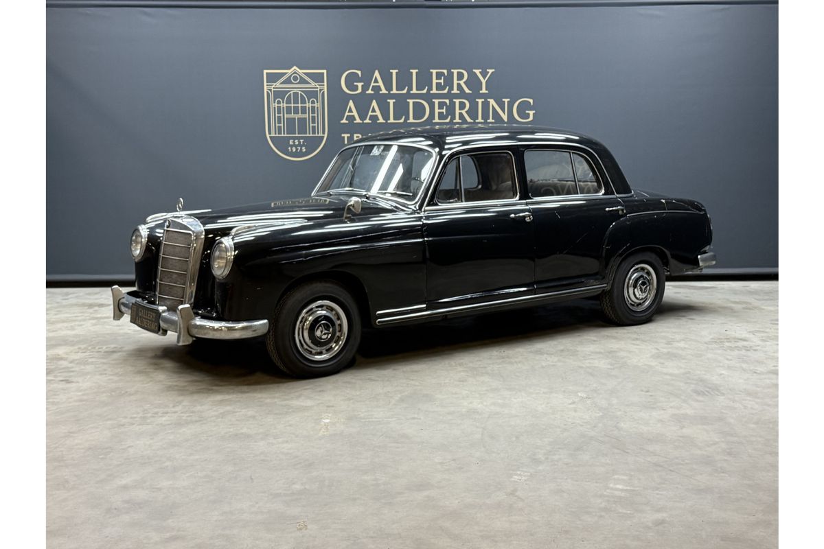 Mercedes-Benz 220S "Driving project" Either restore it or just drive it like the last owner did, Bodywork quite authentic, Mechanically always well kept, In original condition and complete,