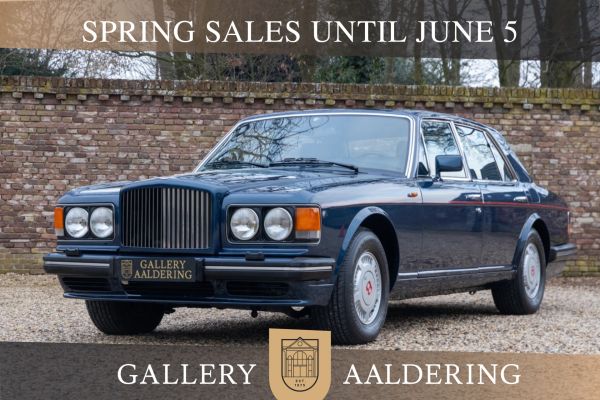 Bentley Turbo R Saloon "Service at Jack Barclay" The first owner ordered not one but two Turbo “R” Saloons at the same time, Finished in Windsor Blue over an anthracite hide, Delivered by Rolls 