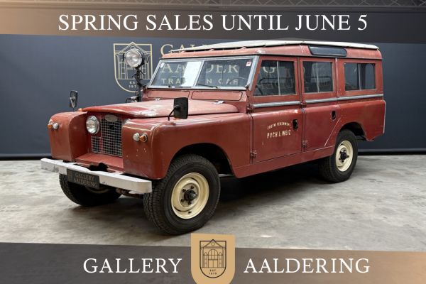 Land Rover 109 Series IIA "Feuerwehr Mannschaftswagen" In highly original condition and immaculately maintained, Chassis completely ice-blasted and waxed, LaRo specialists assume that the mileage of