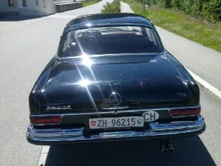 Foto 4 di 6: MERCEDES-BENZ 250 SE Coupé  
