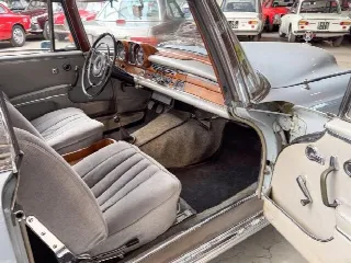 Foto 12 di 29: MERCEDES-BENZ 220 SE Coupè
