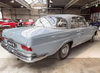 Foto 3 di 29: MERCEDES-BENZ 220 SE Coupè