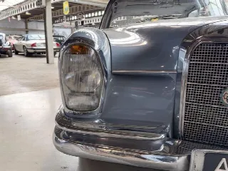 Foto 4 di 29: MERCEDES-BENZ 220 SE Coupè