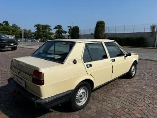 Foto 7 di 20: ALFA ROMEO Giulietta 1.6