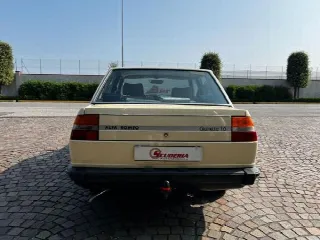 Foto 5 di 20: ALFA ROMEO Giulietta 1.6