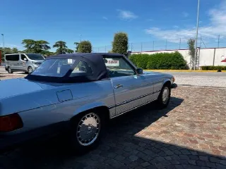 Foto 5 di 15: MERCEDES-BENZ Other 560 SL