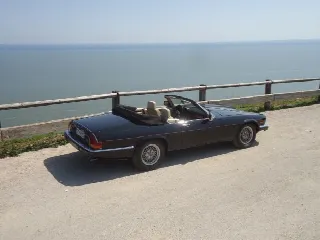 Foto 5 di 39: JAGUAR XJS(1975-1996) 5300 V12 