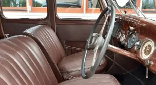 Foto 2 di 3: AUSTIN Ten Saloon 