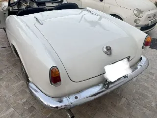 Foto 6 di 8: ALFA ROMEO Giulietta Spider 