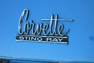 Foto 11 di 33: CHEVROLET Corvette C2 Sting Ray Convertibile 327/350 HP 