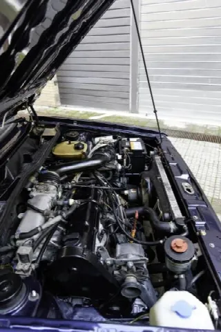 Foto 13 di 16: VOLKSWAGEN Golf Cabrio    