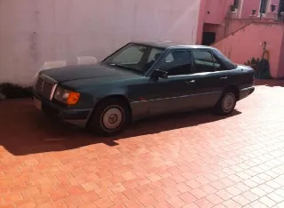Foto 1 di 1: MERCEDES-BENZ 200 16 benzina anno 93 cambio automatico interni pelle tettuccio