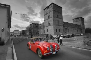 Foto 31 di 40: JAGUAR XK 120 OTS SE 