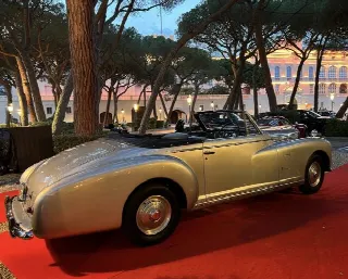 Foto 10 di 14: BENTLEY MarkVI Carrozzeria Battista Farina   