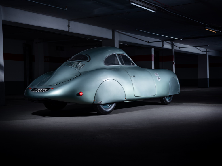 LA PORSCHE TYPE 64, UN'AUTOMOBILE STORICA, DOCUMENTO ECCEZIONALE DEL NOVECENTO ALL'ASTA MONTEREY CAR WEEK