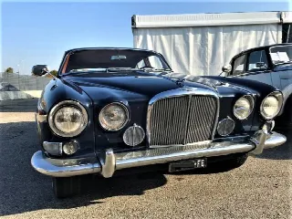 Foto 3 di 23: JAGUAR 420G 