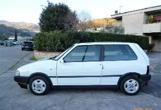 Foto 2 di 7: FIAT Uno Turbo i.e.  