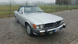 Foto 5 di 12: MERCEDES-BENZ SL(1971-1989) 560   
