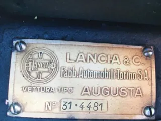 Foto 8 di 9: LANCIA Augusta Lusso  
