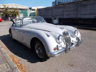 Foto 1 di 10: JAGUAR XK150 3.4 DHC    