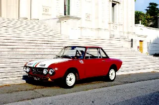 Foto 3 di 33: LANCIA Fulvia HF Ufficiale Jolly Club   